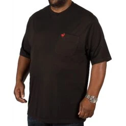 Bigdude Signature Pocket T-Shirt Black/Red 11 Bigdude Signature Pocket T-Shirt Black/Red -Bigdude img 4942 clipped rev 1 1