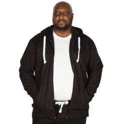 Bigdude Essentials Hoody Black -Bigdude img 8982 clipped rev 1